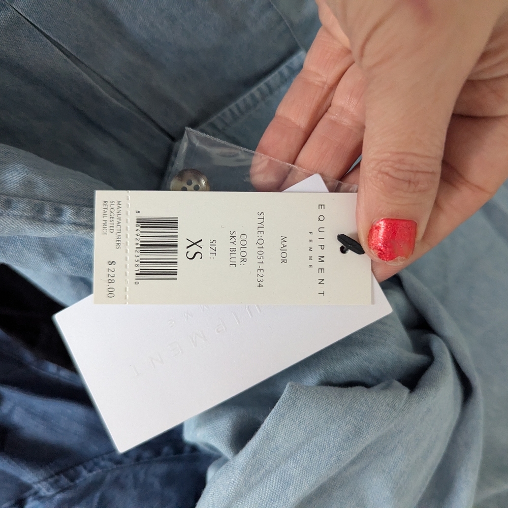 NEW Women's Equipment XS Major Sky Blue Button Down - Picture 5 of 6